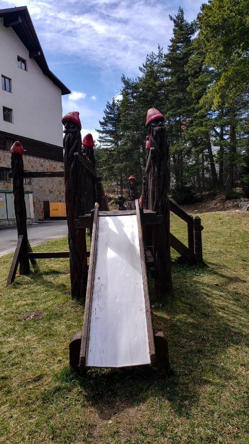 Studios And Apartments - Semiramida Gardens Borovets Luaran gambar